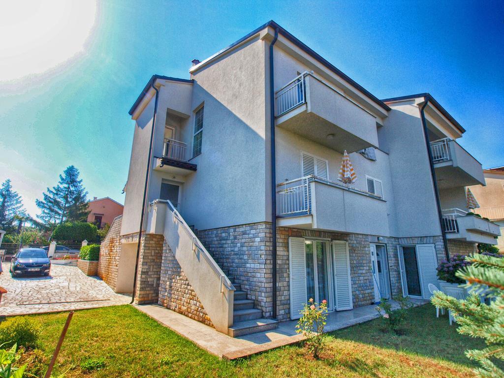 Apartments Zorka 1421 Pjescana Uvala Exterior photo